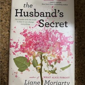 The Husband's Secret by Liane Moriarty - White & Pink Cover hardback